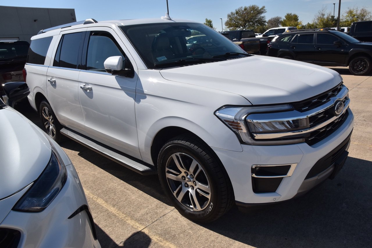 Used 2024 Ford Expedition Max Limited RWD image 5