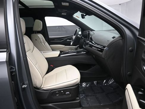 Used 2021 Cadillac Escalade ESV Sport w/ Driver Assist Tech Package AWD/4WD image 29