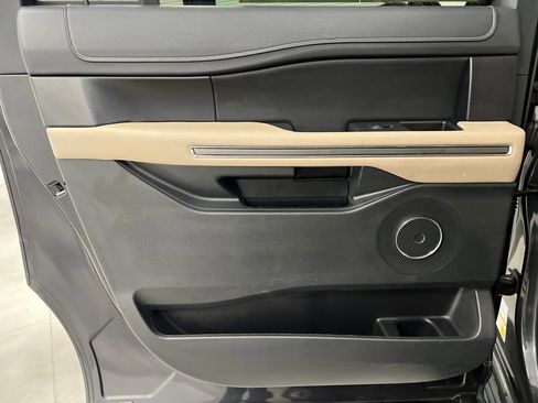 Used 2024 Ford Expedition Max XLT image 16