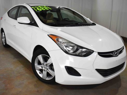 Used 2013 Hyundai Elantra GLS image 3