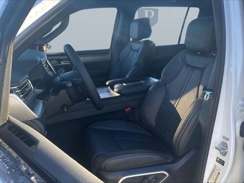 New 2026 Jeep Grand Wagoneer Limited w/ Premium Group II image 22