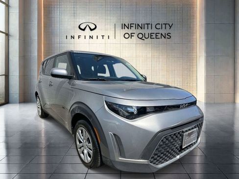 Used 2023 Kia Soul LX FWD image 1