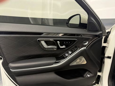 Used 2023 Mercedes-Benz S 580 4MATIC Sedan w/ AMG Line image 12