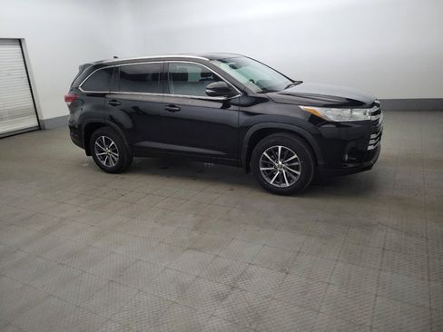 Used 2018 Toyota Highlander XLE image 11