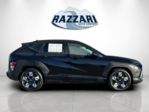 Used 2025 Hyundai Kona SEL image 2