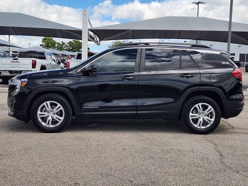 Certified 2022 GMC Terrain SLE w/ Driver Convenience Package FWD image 4