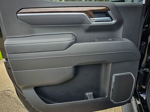 New 2026 GMC Sierra 1500 Elevation image 32