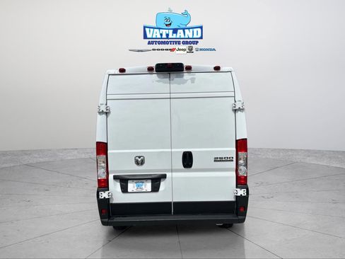 Used 2024 RAM ProMaster 2500 w/ Convenience Group FWD image 4