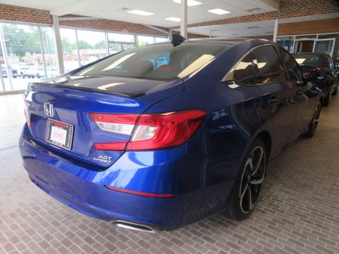 Used 2021 Honda Accord Sport image 4