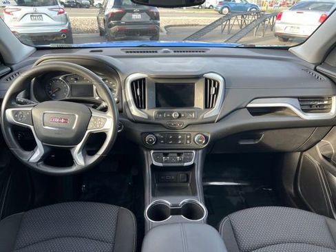 Used 2024 GMC Terrain SLE image 11