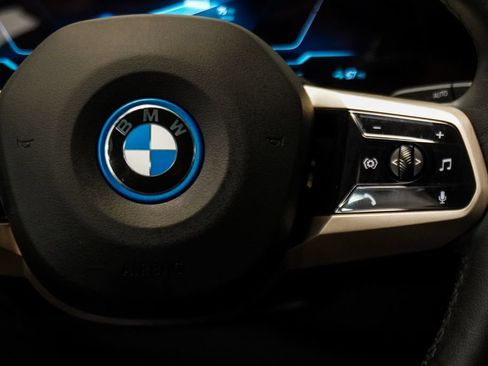 Used 2024 BMW iX xDrive50 w/ Sport Package AWD/4WD image 15