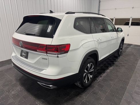 Used 2024 Volkswagen Atlas SE image 4