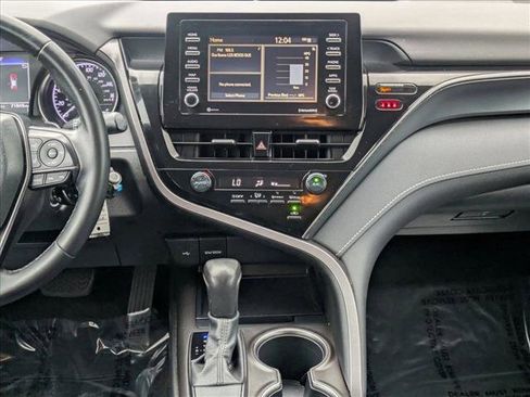 Used 2021 Toyota Camry SE image 14