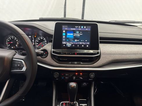 Used 2022 Jeep Compass Latitude FWD image 27