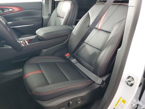 New 2026 Chevrolet Traverse RS w/ LPO, Floor Liner Package FWD image 14