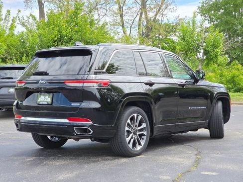 Used 2023 Jeep Grand Cherokee Overland w/ Luxury Tech Group IV AWD/4WD image 33