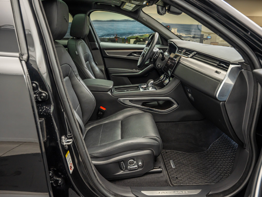 Used 2021 Jaguar F-PACE S AWD/4WD image 34