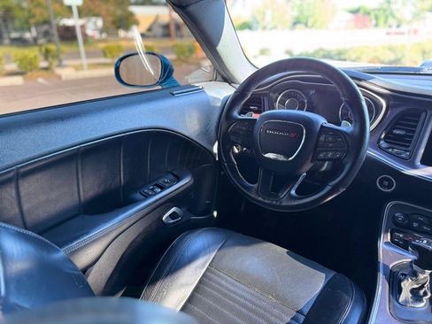Used 2015 Dodge Challenger R/T Plus RWD image 10