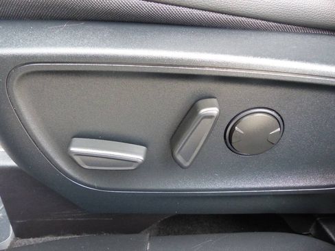 Used 2020 Ford Escape SEL AWD/4WD image 25