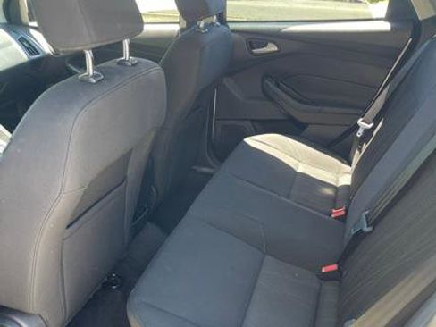 Used 2017 Ford Focus SE FWD image 8