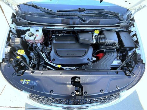 Used 2022 Chrysler Pacifica Touring-L FWD image 27