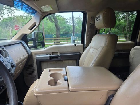 Used 2013 Ford F250 XLT w/ Chrome Pkg AWD/4WD image 7