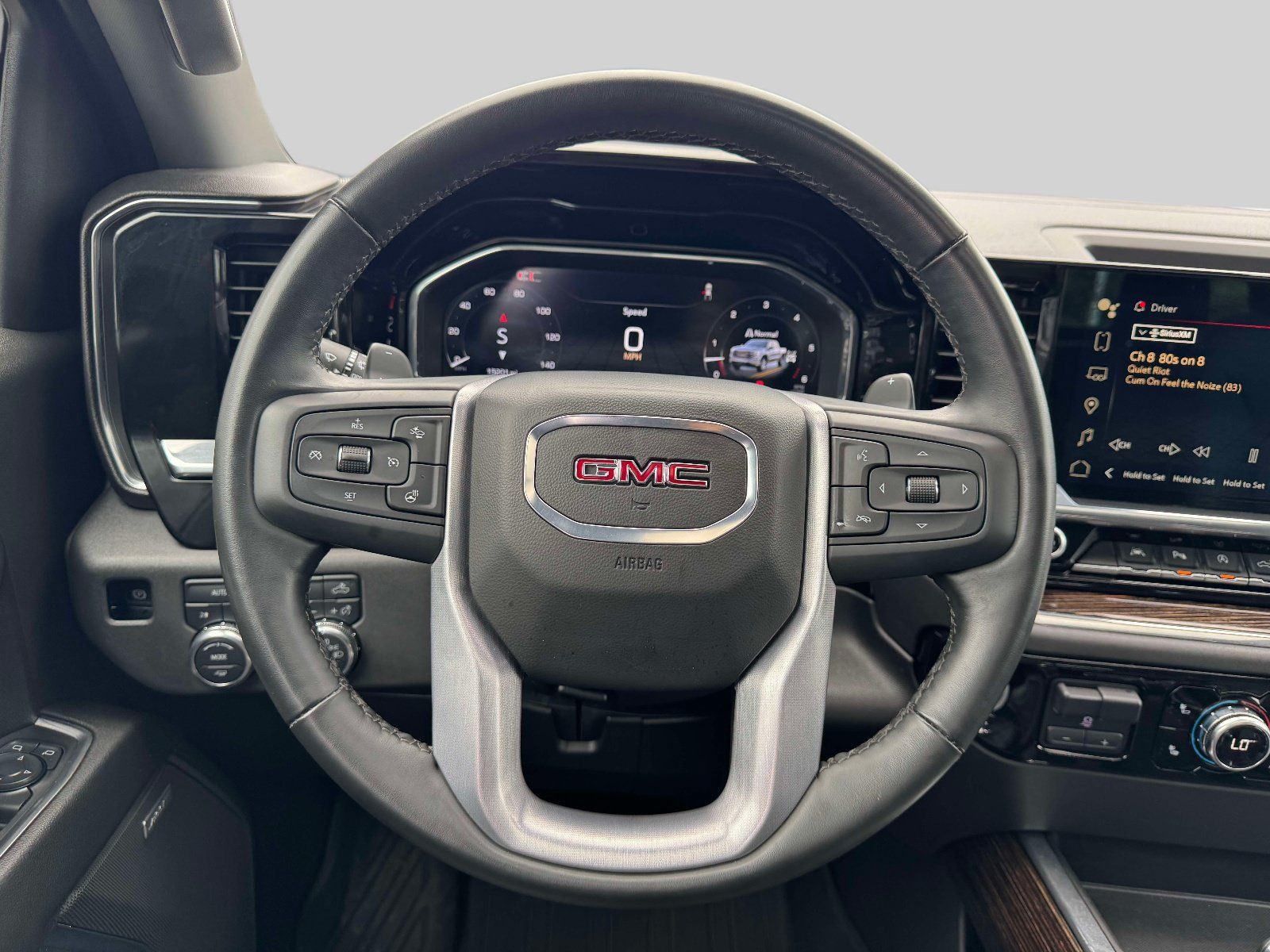 Used 2024 GMC Sierra 1500 Elevation w/ Elevation Premium Package AWD/4WD image 12