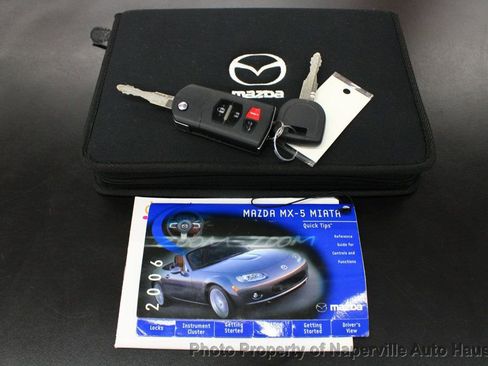 Used 2006 MAZDA MX-5 Miata Touring image 37