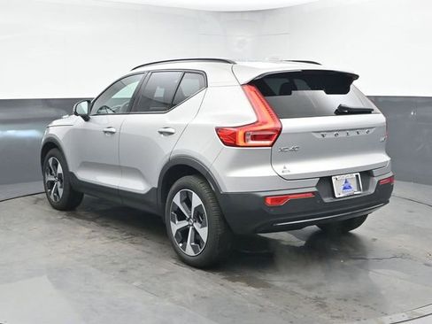 Used 2023 Volvo XC40 B5 Plus w/ Driver Assist Package image 7