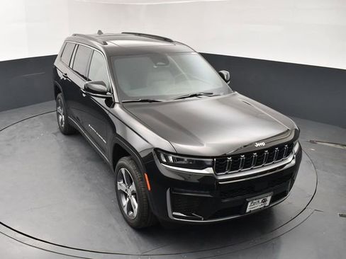 New 2026 Jeep Grand Cherokee L Limited AWD/4WD image 13