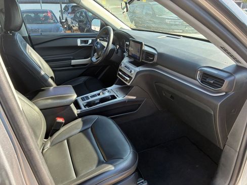 Used 2024 Ford Explorer XLT w/ Equipment Group 202A image 34