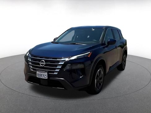Used 2025 Nissan Rogue SV FWD image 7
