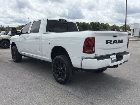 Used 2025 RAM 2500 Laramie AWD/4WD image 5