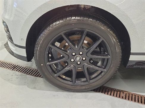 New 2026 Land Rover Range Rover Velar Dynamic SE image 9