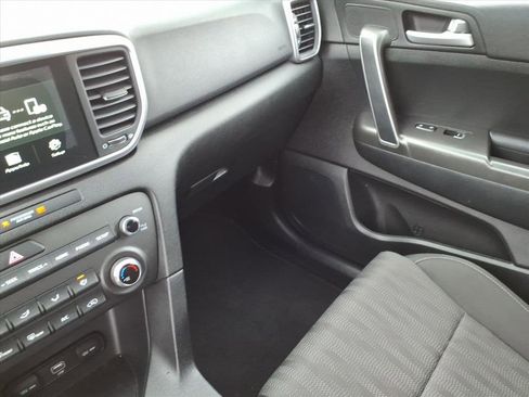 Used 2020 Kia Sportage LX image 26