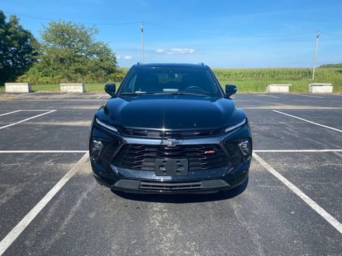 Used 2025 Chevrolet Blazer RS FWD image 2