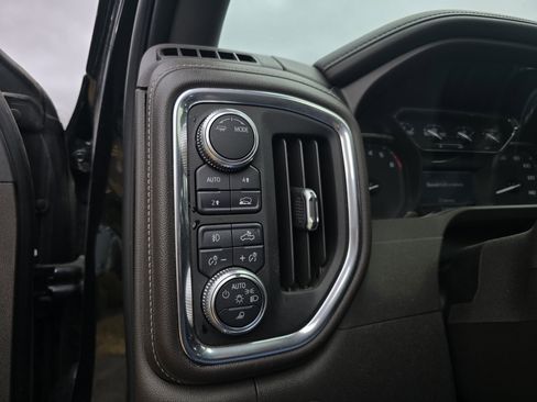 Used 2020 GMC Sierra 1500 SLT w/ SLT Premium Plus Package image 17