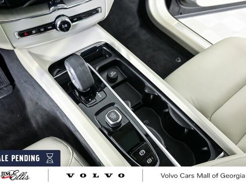 Certified 2023 Volvo XC60 B5 Plus w/ Climate Package image 19
