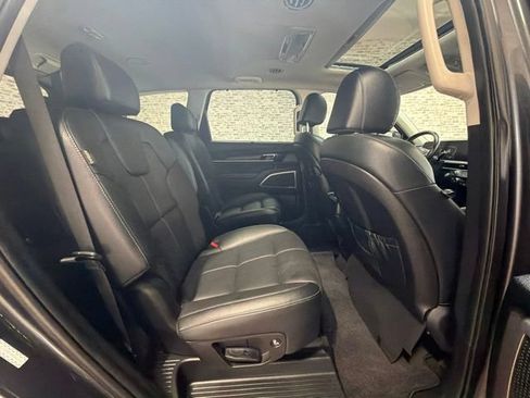 Used 2023 Kia Telluride EX w/ EX Captain's Chair Package AWD/4WD image 13