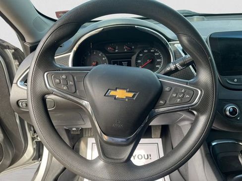 Used 2019 Chevrolet Malibu LT image 12