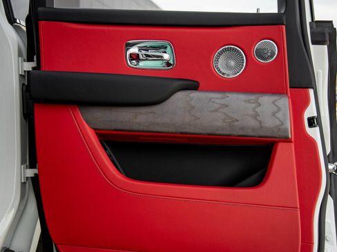 New 2026 Rolls-Royce Cullinan image 37