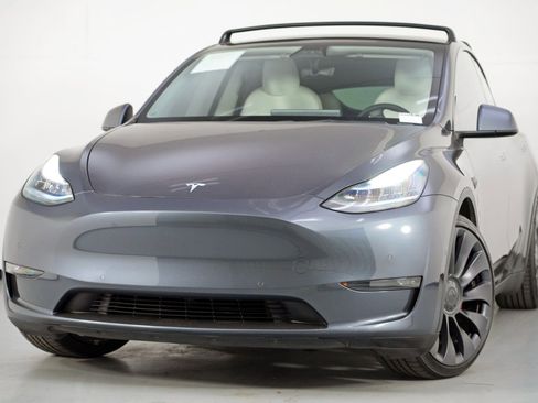 Used 2021 Tesla Model Y Performance image 3