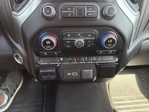 Used 2022 Chevrolet Silverado 2500 LT w/ Convenience Package image 25