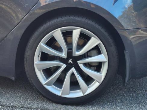 Used 2022 Tesla Model 3 image 23