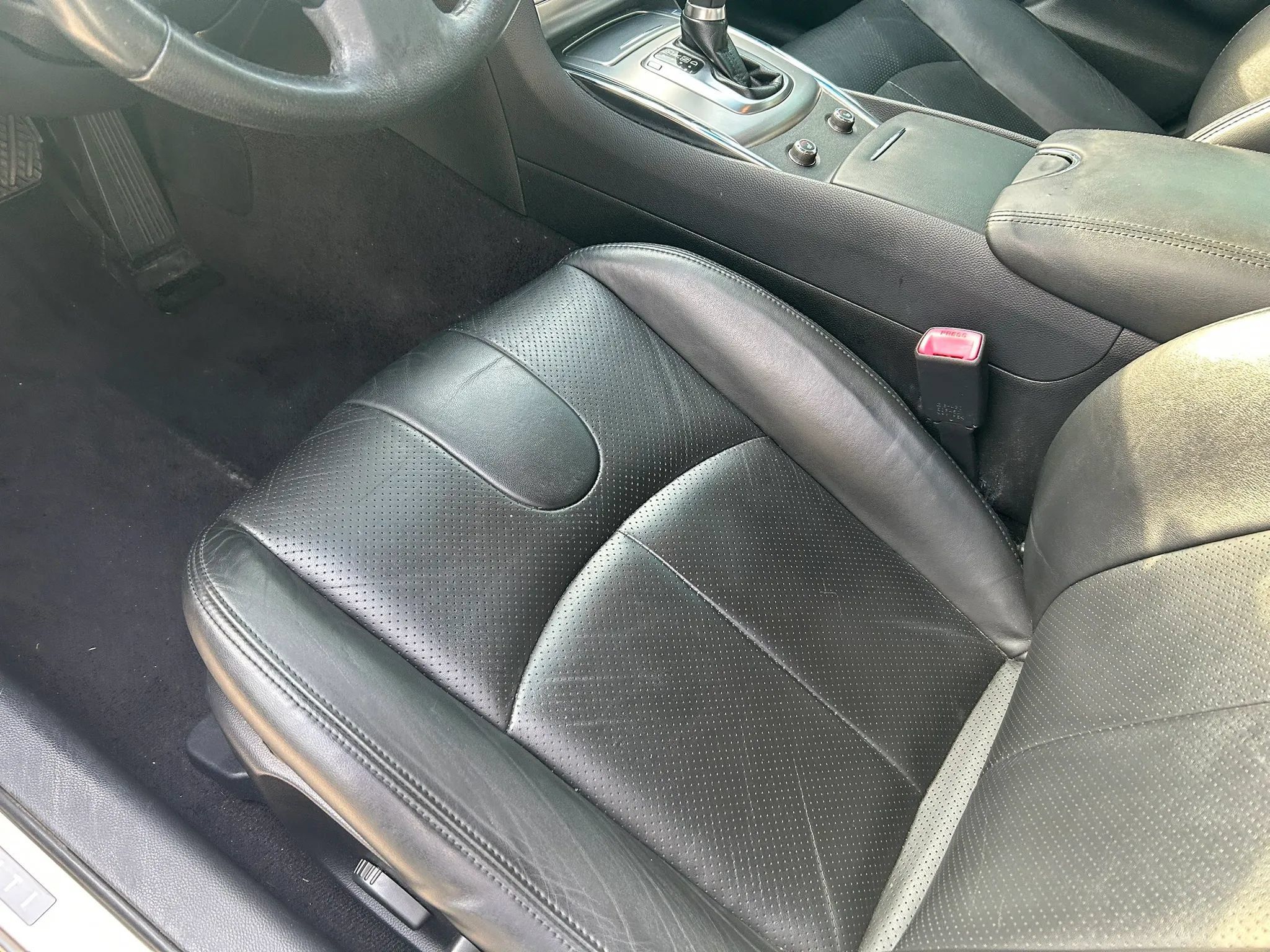 Used 2011 INFINITI G37 Journey w/ Premium Pkg RWD image 10