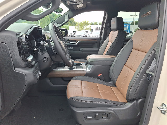 Used 2026 Chevrolet Silverado 1500 High Country w/ Technology Package AWD/4WD image 2