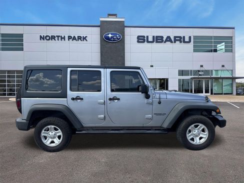 Used 2015 Jeep Wrangler Unlimited Sport w/ Connectivity Group AWD/4WD image 2