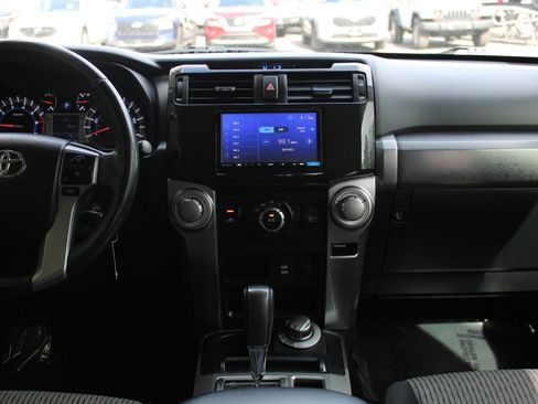Used 2016 Toyota 4Runner SR5 AWD/4WD image 17