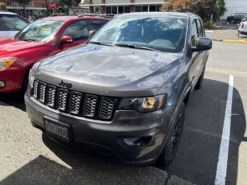 Used 2021 Jeep Grand Cherokee Laredo X AWD/4WD image 1