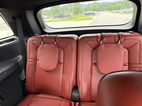 Used 2025 Lincoln Aviator Reserve w/ Equipment Group 201A AWD/4WD image 18